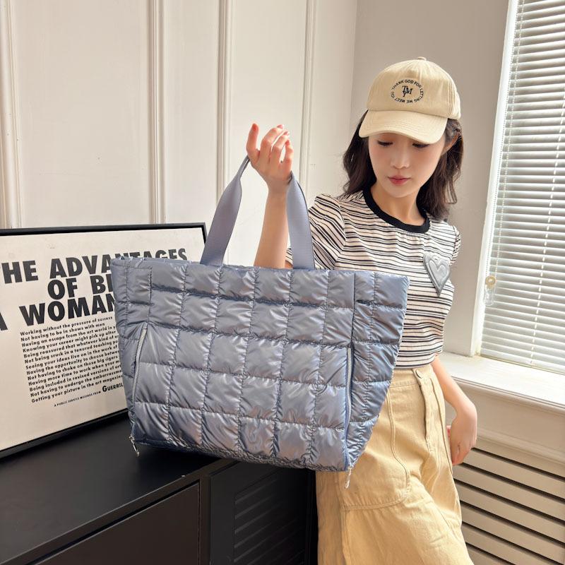 Yoga Fitness Bag Women's Travel Bag Dry and Wet Separation Waterproof Down Jacket Bag Portable Shoulder Travel Duffel Bag