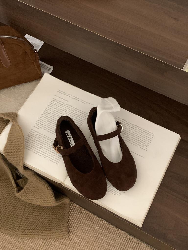 Retro versatile one-word buckle shallow single shoes women's 2025 autumn new round head flat bottom super soft sole grandma shoes leopard print