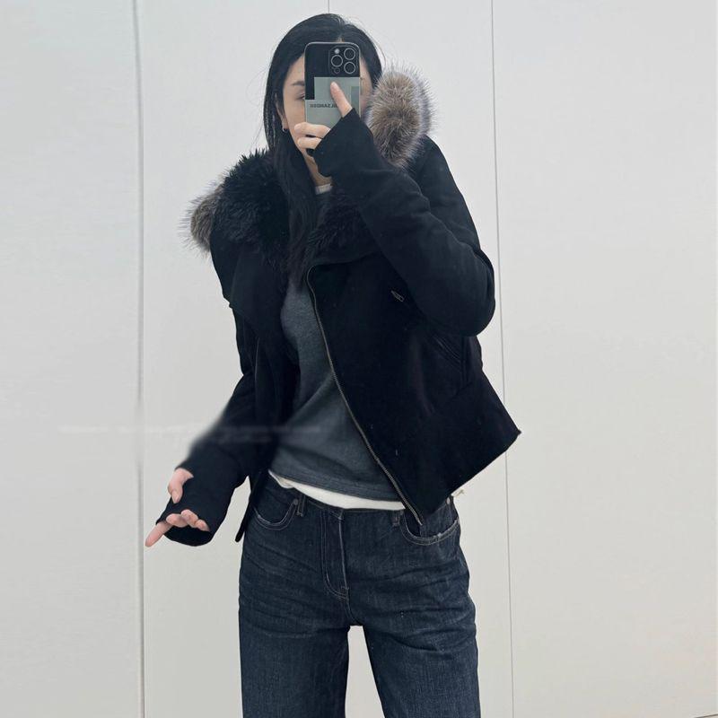 

Women s Gray Slim-Fit Hooded Sweatshirt Jacket with Fur Collar and Fleece Lining - Warm, Thick, and Cotton-Padded for Autumn/Winter 2025. S (90-100 lbs) чорний