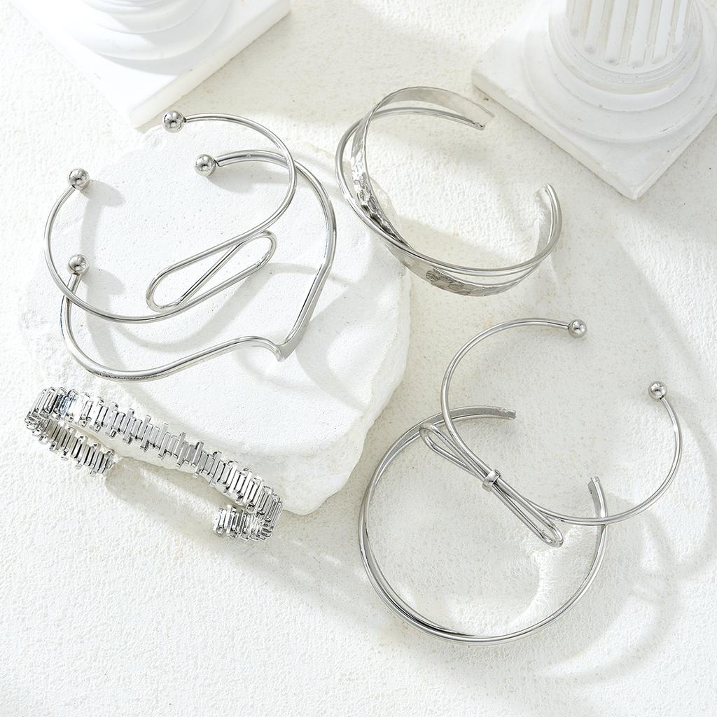6pcs Fashion Metal Textured Bow Knot Shape Bangle Bracelet Set For Women Boho Adjustable Layered Wristband Daily Wear Jewelry