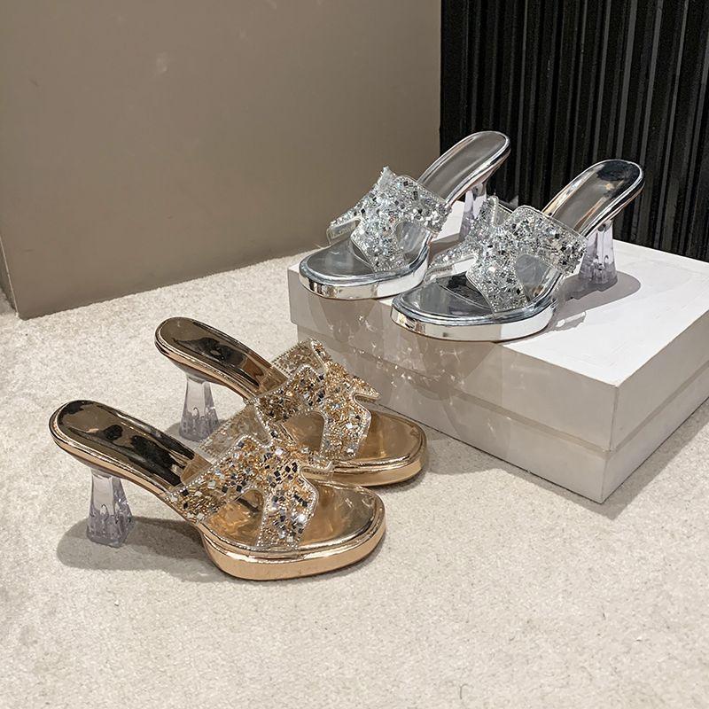 Fashion versatile comfortable open-toed cool slippers women's 2025 summer new niche crystal thick heel high heel one-word drag women