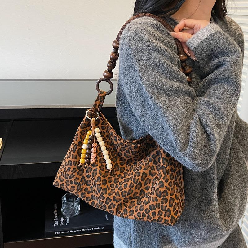 Niche texture bag women's versatile high-end underarm bag new fashion leopard print shoulder bag suede bag