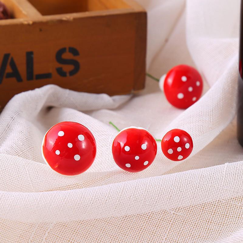 

Миниатюрные пенопластовые разноцветные грибочки для микроландшафтных горшков 2cm Artificial Mushroom как