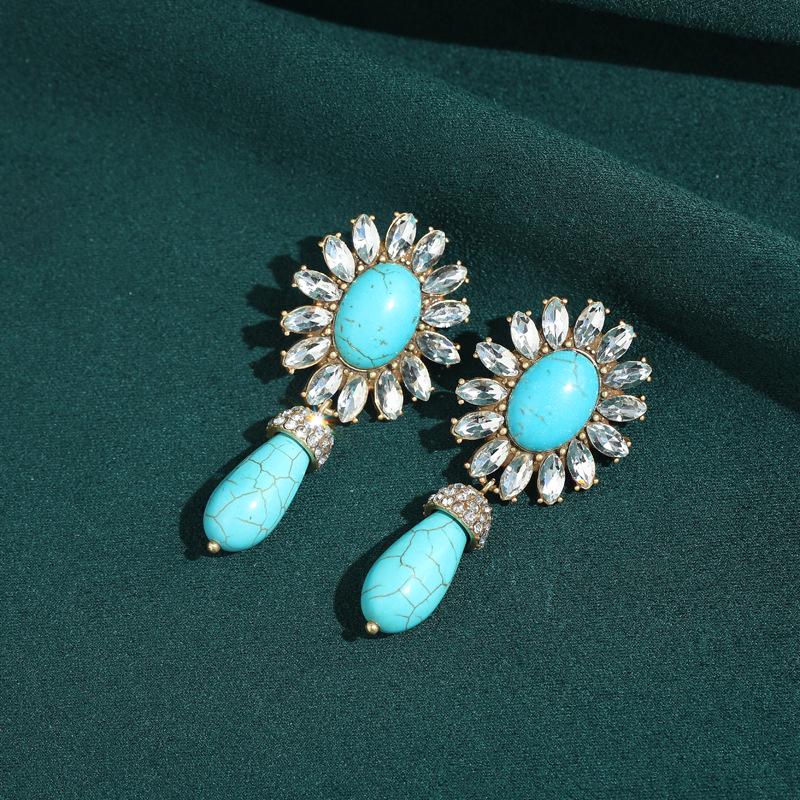 Yong Nuo Vintage Retro Jewelry: High-End, Colorfast Antique Earrings