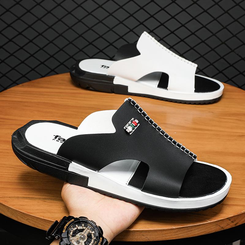 2024 Summer Men Shoes Sandals Comfortable Slip-on Casual Sandal Fashion Shoes Men Slippers Personality Double Color Blocking