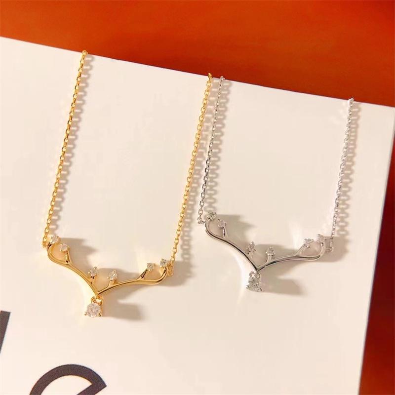 Elegant Antler Necklace: Valentine's Day Gift for Her - Versatile, High-End Collarbone Chain