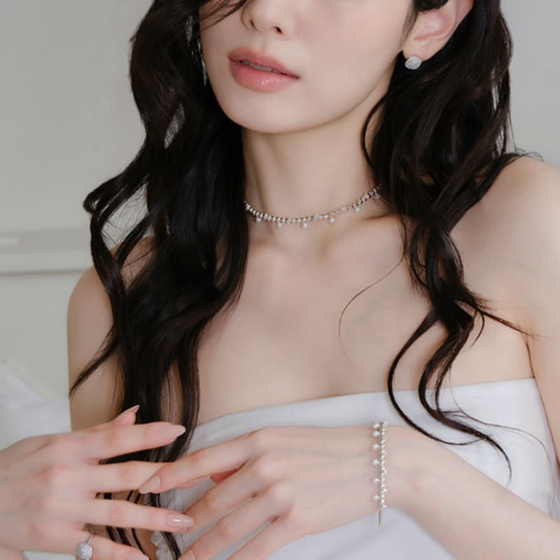 Reve Pearl & DQ Round Bangle Bracelet