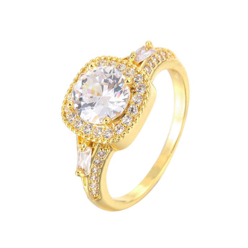 Luxury Simulated Emerald and Zirconia Ring - High-End European and American Style