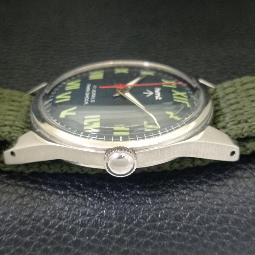 INDIAN VINTAGE HMT HAND-WINDING MENS ROMAN FIGURE BLUE DIAL WATCH A702860-1