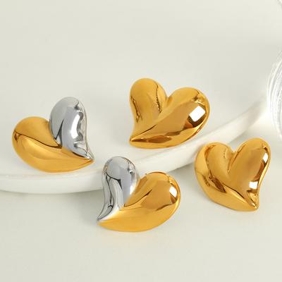 Design Sense Ins Wind Titanium Steel Special-shaped Love Stud Earrings Women's Mirror Contrasting Color Versatile Earrings
