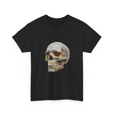 T-shirt con teschio e strass di cristallo, grafica streetwear.