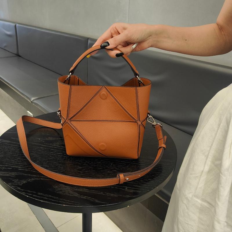 Leather Niche Design Bucket Bag  New Shoulder Messenger Bag Premium Geometric Splicing Commuter Women's Bag