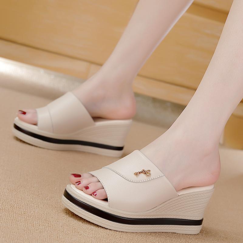 Trendy 7CM Heel Leather Women Casual Slipper Summer Outdoor Ladies Wedges Slipper Open Toe Women Slipper With Metal Decoration
