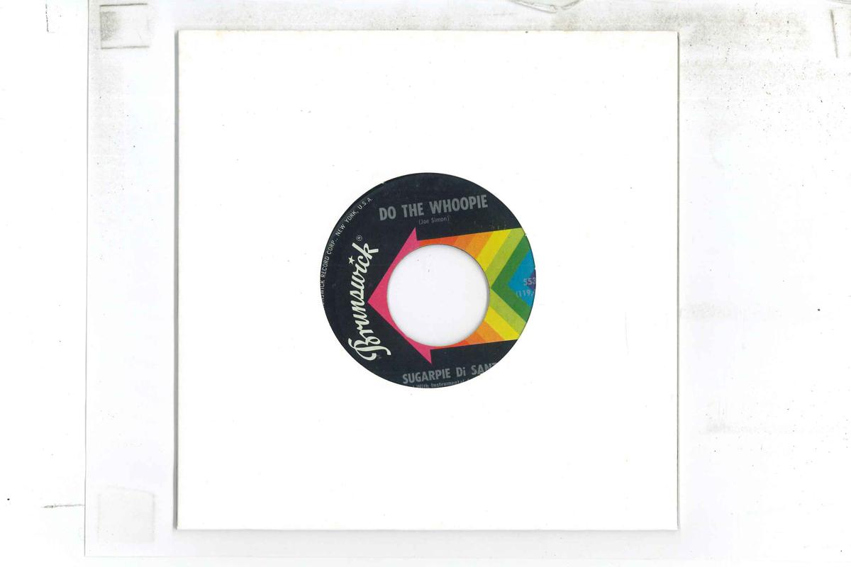 

7-дюймовая пластинка SUGARPIE DI SANTO - Do The Whoopie / Get To Steppin 55349 BRUNSWICK 1967 US Соул/Фанк Б/У