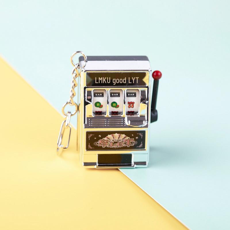 Mini Slot Machine Toy Keychain: Spinning Prize & Fruit Machine Accessories, Charms for Bags & Gifts