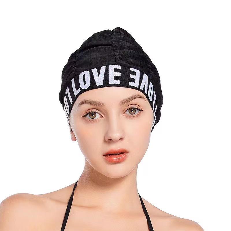 Damen Plissee Badekappe: Bequem, Koreanischer Stil, Buchstaben-Design, Für langes Haar geeignet, Ohrenschutz, Vergrößerte Passform, Nicht einschnürend, Thermen-geeignet.
