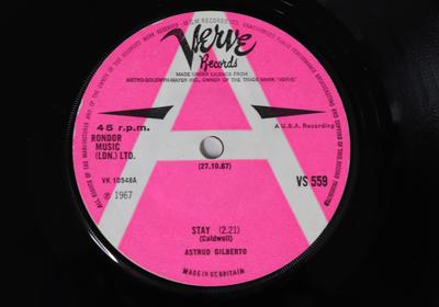 Disque 7 pouces ASTRUD GILBERTO - Stay / I Had The Craziest Dream VS559PROMO VERVE 1967 UK Jazz Occasion