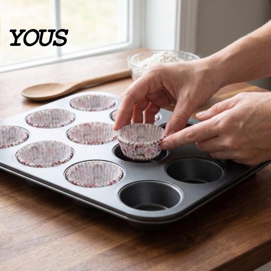 Gingerbread Man Baking Liners 100PCS Christmas Cupcake Liners, Food Grade Greaseproof Cups, Festive Holiday Paper Molds Patterns Print Round Trays for