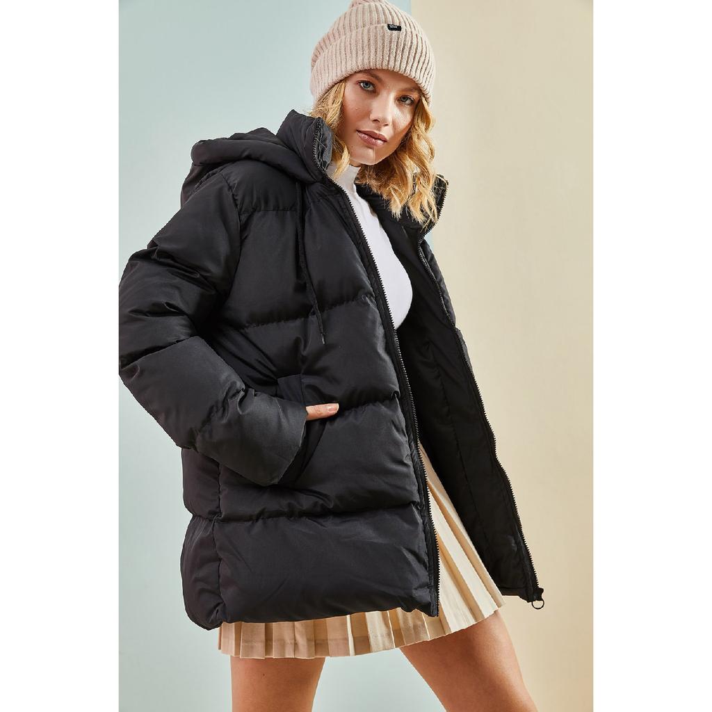 Langer Puffermantel mit Kapuze für Damen und Spitze