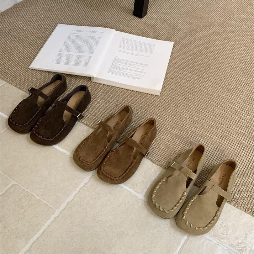 2025 autumn retro square head shallow mouth flat bottom old money style single shoes women's design sense French evening wind Mary Jane shoes