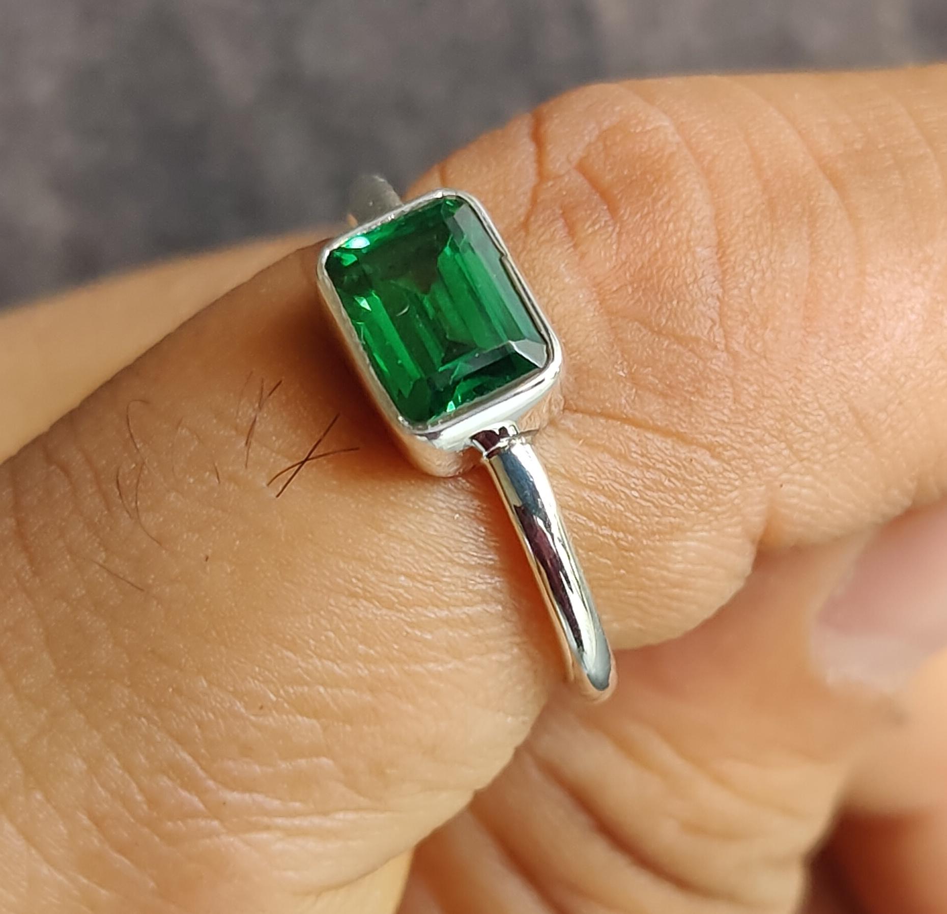 

Минималистское кольцо с изумрудом, эффектное кольцо в стиле бохо, ювелирные изделия ручной работы, стерлинговое серебро 925 пробы, зеленый драгоценный камень, форма изумрудной огранки, подарок для женщин 12