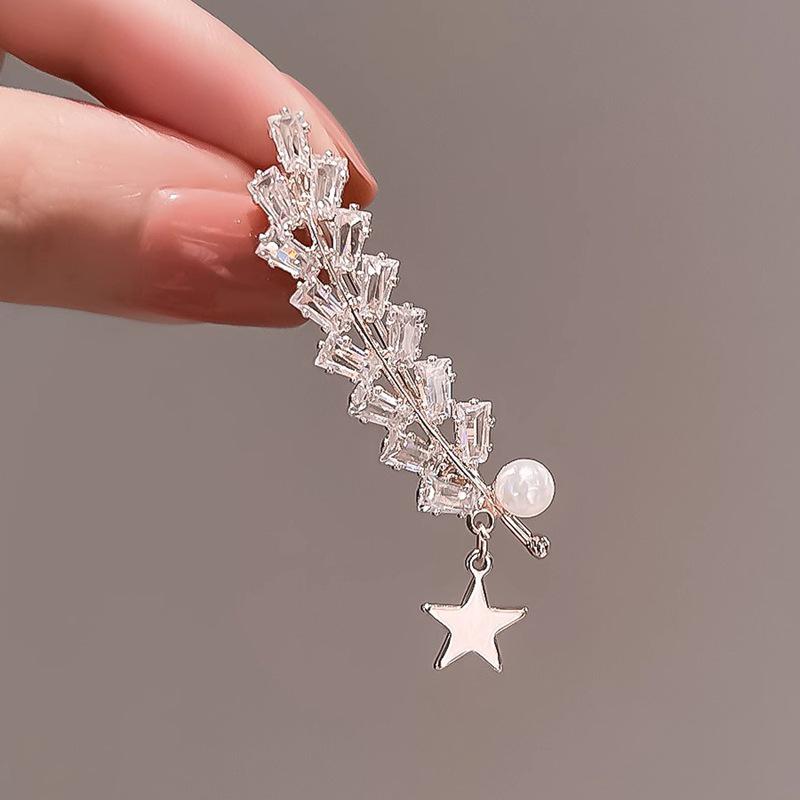 2025 Elegant Deer Brooch with Cat's Eye Rhinestone for Suit or Clothing Accessory