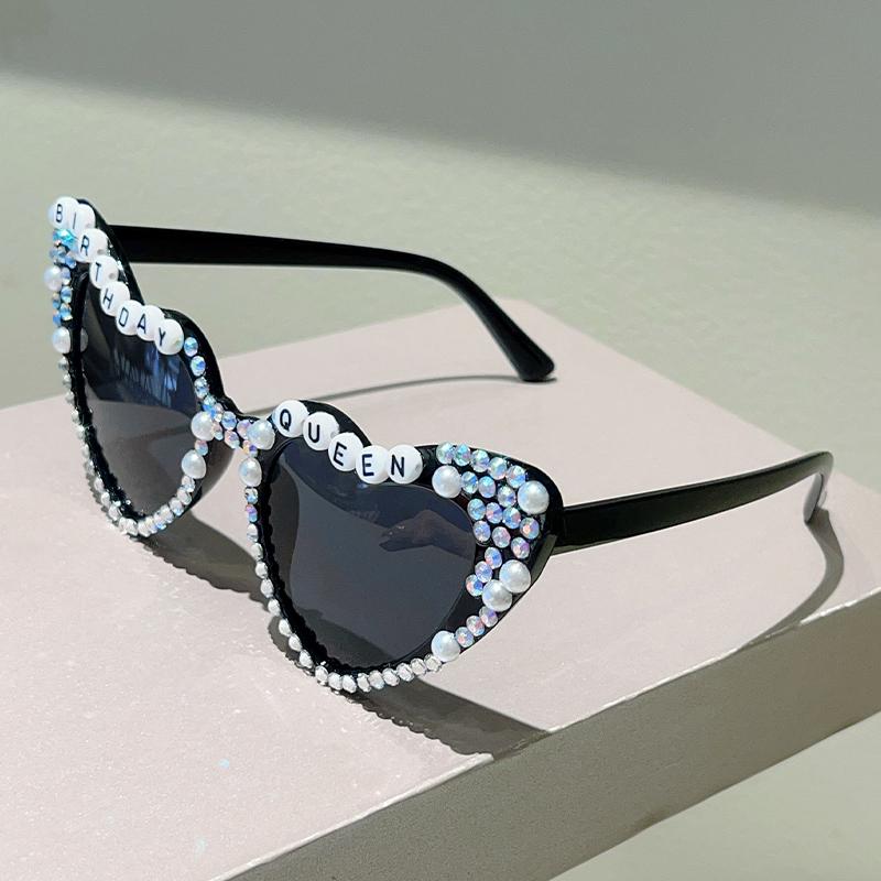 Lunettes de Soleil en Forme de Cœur Femmes Élégantes Cadeau d'Anniversaire Nuances avec Strass et Perles Design Tendance Lunettes de Soleil Faites Main