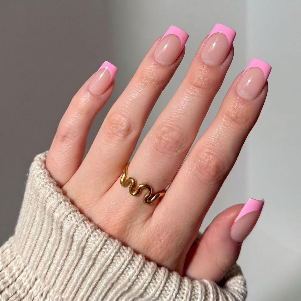Hochwertige tragbare künstliche Nägel im Mandel-Nude-French-Stil – mittellange und lange Nagelspitzen