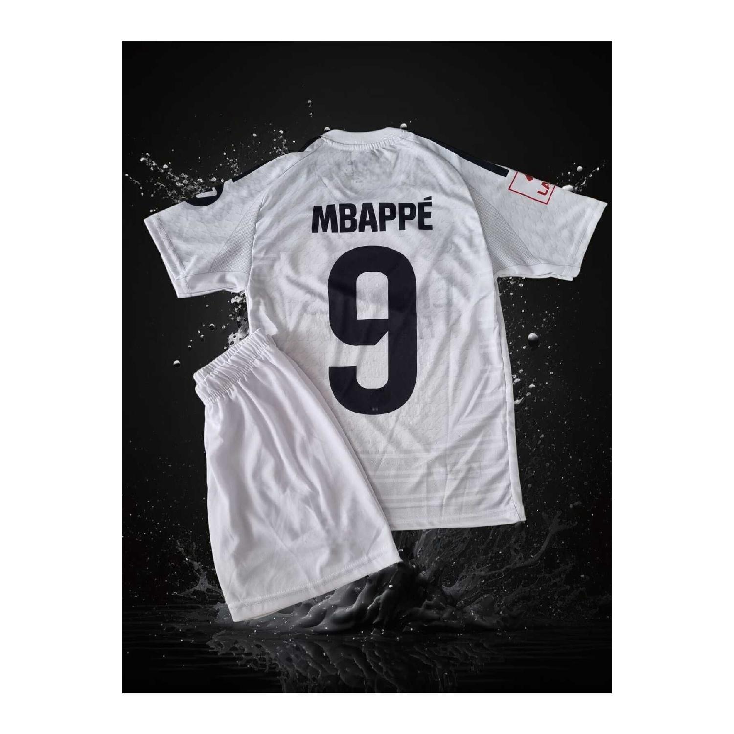 

Джерси и шорты нового сезона Mbappe