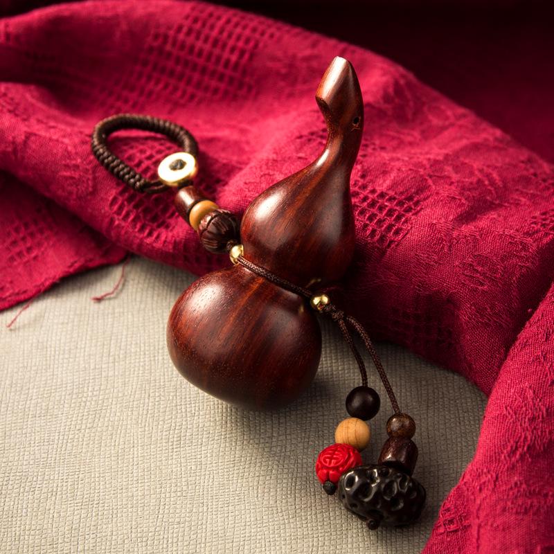 Sandalwood Gourd Keychain: Creative, Portable Pendant for Men & Women