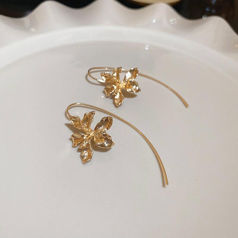 New French iris flower earrings, light luxury, niche, elegant, elegant earrings, cross-border fashion, high-end style earrings for women