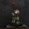 Flower Thrower Sculpture,Figurine for Home Decoration,Office Desk and Bookshelf Ornaments, Modern Decorative Character Figurines