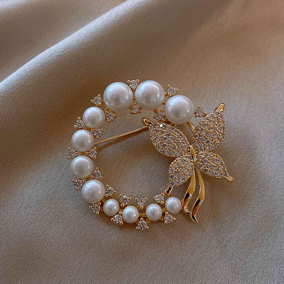 Women's round pearl and rhinestone brooch, Baroque style, modern elegance, butterfly design, suitable for parties and weddings.