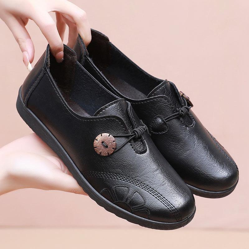 

Spring and autumn shoes single shoes soft sole comfortable flat sole leather shoes in the elderly women s shoes leap month 35