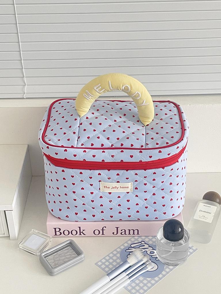Heart-shaped makeup bag, portable large-capacity toiletry bag, new high-value ins style