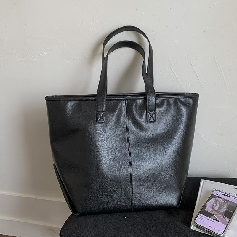 2025 early autumn new commuter retro simple large-capacity armpit bag solid color shoulder bag college student tote bag women