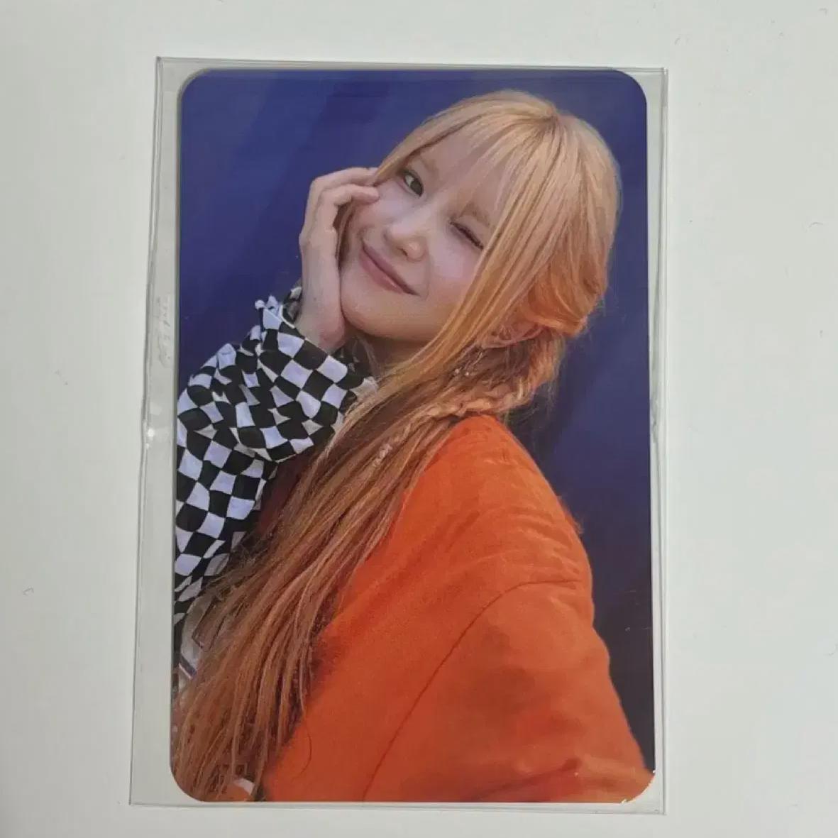 

Promise 9 Аладдин Сверхзвуковой Сон Хаён Сон Хаён Бонусная фотокарточка Невыпущенная фотокарточка