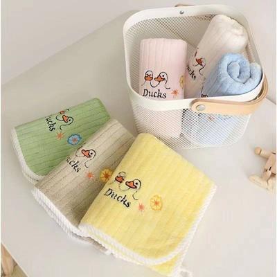 Asciugamani carini Asciugamani da bagno con passante per appendere Microfibra Coral Fleece Assorbente per Cucina Bagno Camera da letto