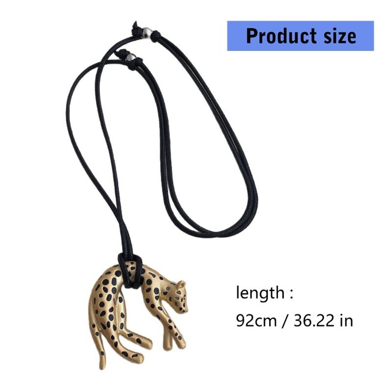 Leopardenförmige Anhängerkette mit galvanisierter Oberfläche, entworfen für elegante und stilvolle Outfits