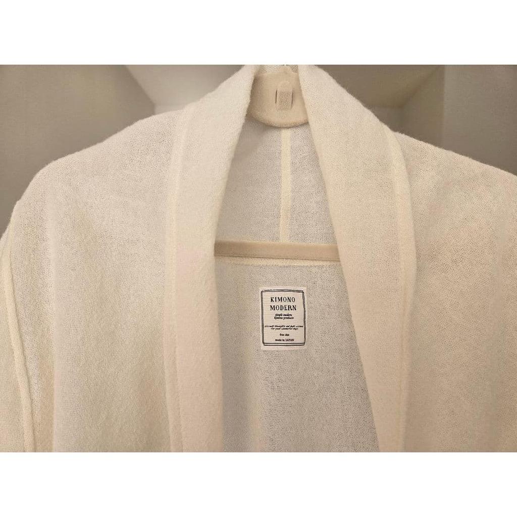 KIMONO MODERNWhite cardigan wool