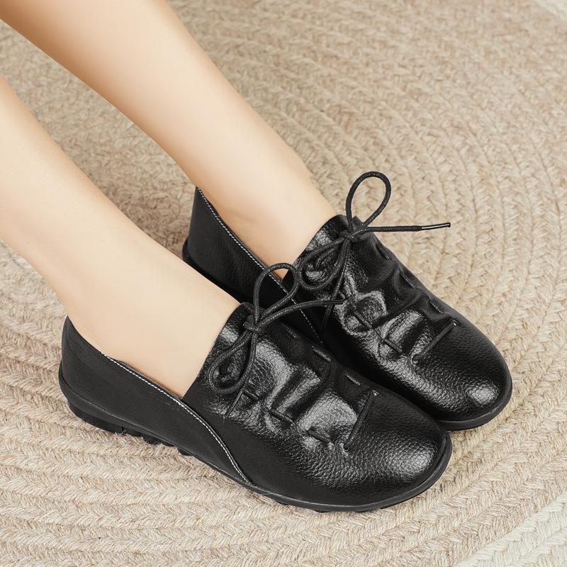 Spring new flat-bottomed flat-heeled soft-soled casual leather shoes mother shoes Doudou shoes lace-up single shoes