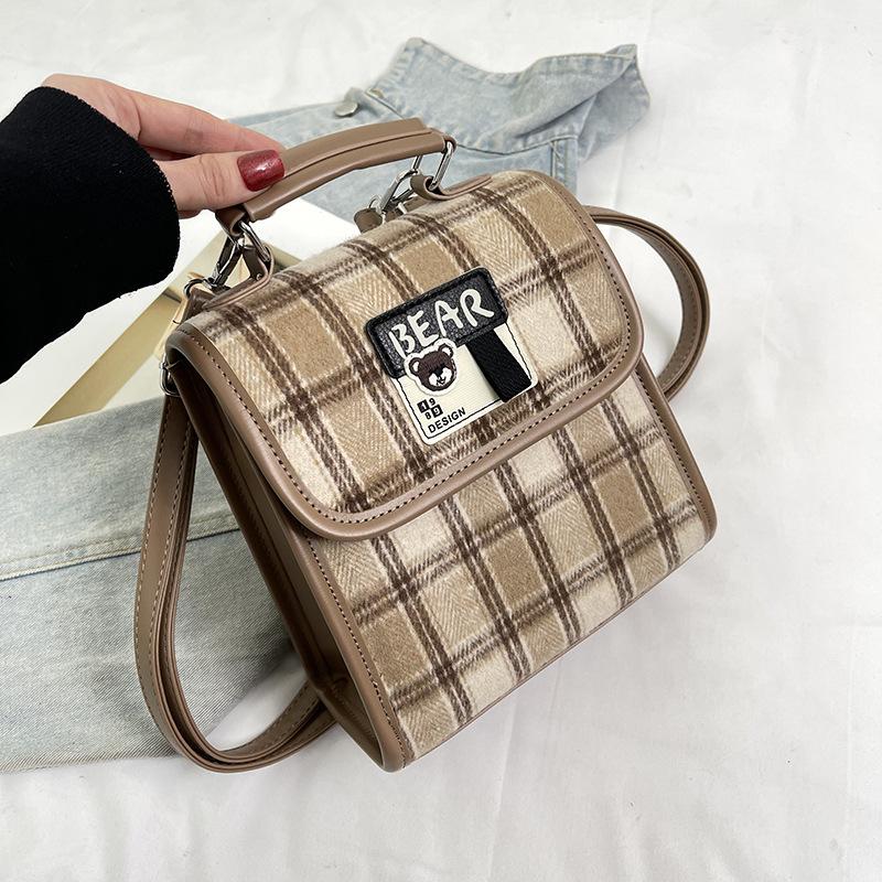 

Woolen plaid portable small bag women s 2025 new autumn and winter fashion college style backpack retro messenger bag хакі