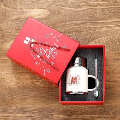 Svatební suvenýr Dárek s víčkem lžičkou Keramický hrnek Pár Pár Vysoký vzhled Nostalgický hrnek Dárková sada v krabičce Hrnek na vodu