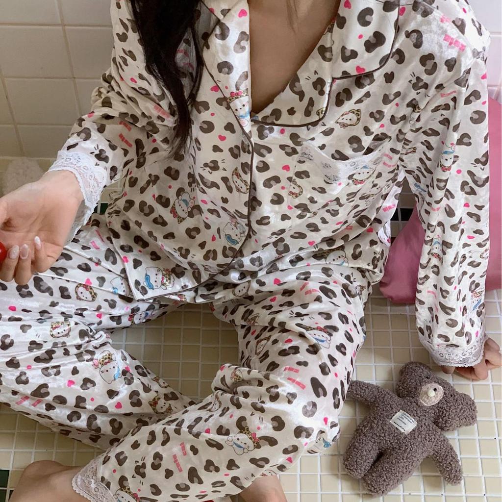 Leoparden-Kätzchen Samt Pyjama im japanischen Stil für Damen - Niedliche & Warme Herbst/Winter Loungewear