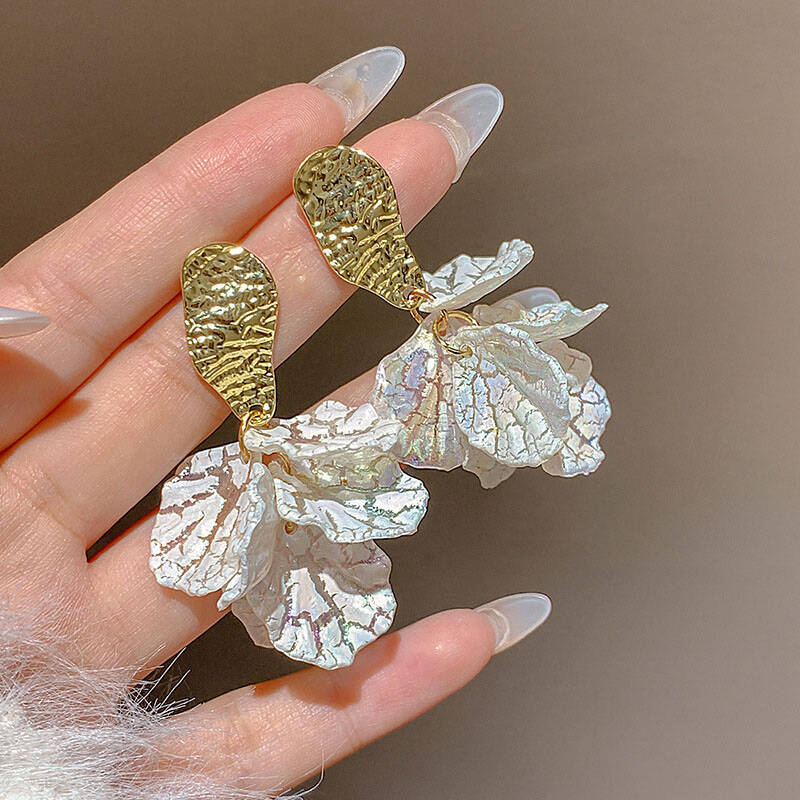 

Корейська Мода Сережки-підвіски з імітацією раковини Елегантні Сережки-краплі з білими кристалами у формі квітки для нареченої Аксесуари для вечірки для жінок Нові