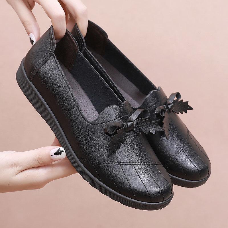 

Shoes soft sole comfortable single shoes spring and autumn middle-aged elderly women s shoes non-slip flat middle-aged elderly leather shoes 35