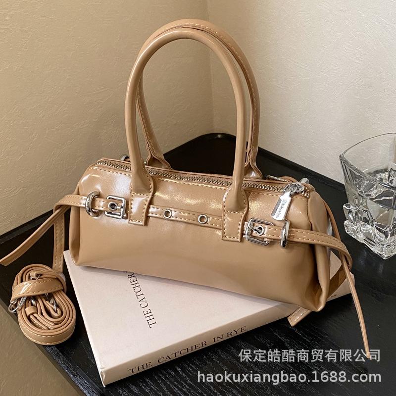 Fashion super hot small bag women's 2025 new spring and summer versatile messenger bag high-end sense portable work small bag