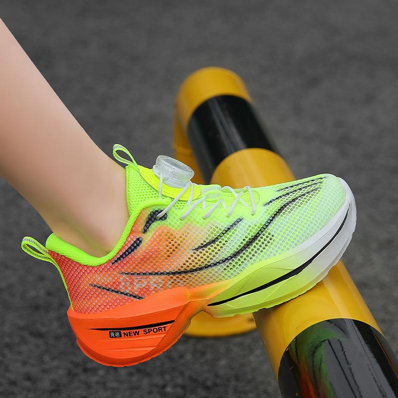 Boys' Shoes 2025 Spring and Summer New Middle-aged and Older Children's Sports Running Shoes Mesh Breathable and Lightweight Professional Running Sh