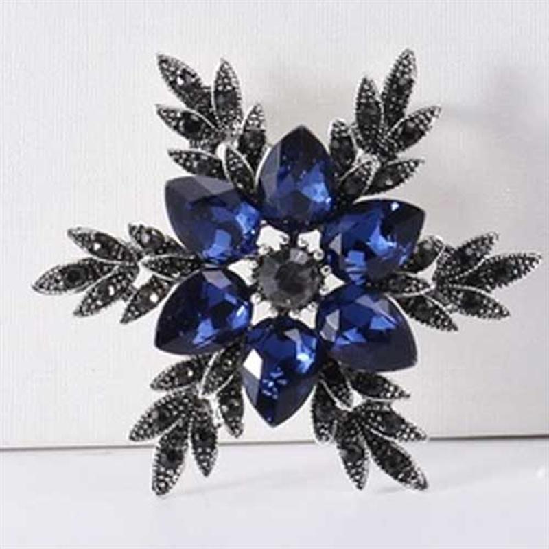 Rhinestone Brooches Creative Ink Blue Small Crystalline Snowflake Pin Brooch Fashionable Stylish Temperament Suit Collar Pin AccessoriesFashion