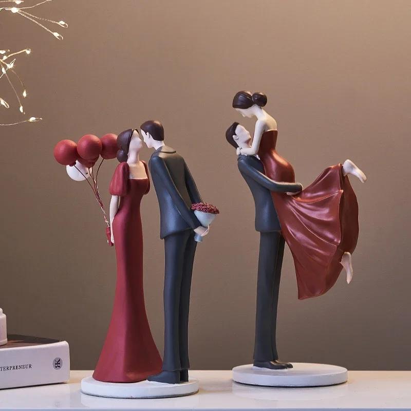 Pretty Decoration Couple Sculpture Resin Statue Bedroom Tabletop Decoration Crafts Family Figurines European Living Domestic Use Wedding Gift